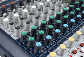 SOUNDCRAFT Signature 10 - аналоговый микшерный пульт, 10 вх., 6 x preamps, 2 x dbx Lim., 2 x USB in SOUNDCRAFT Signature 10 - аналоговый микшерный пульт, 10 вх., 6 x preamps, 2 x dbx Lim., 2 x USB in